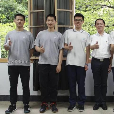 男生已被浙大录取仍参加高考：教育选择与人生追求